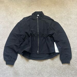 7-24 Size XS NWT Lulu Crinkle Nylon Cinchable Jacket Blk